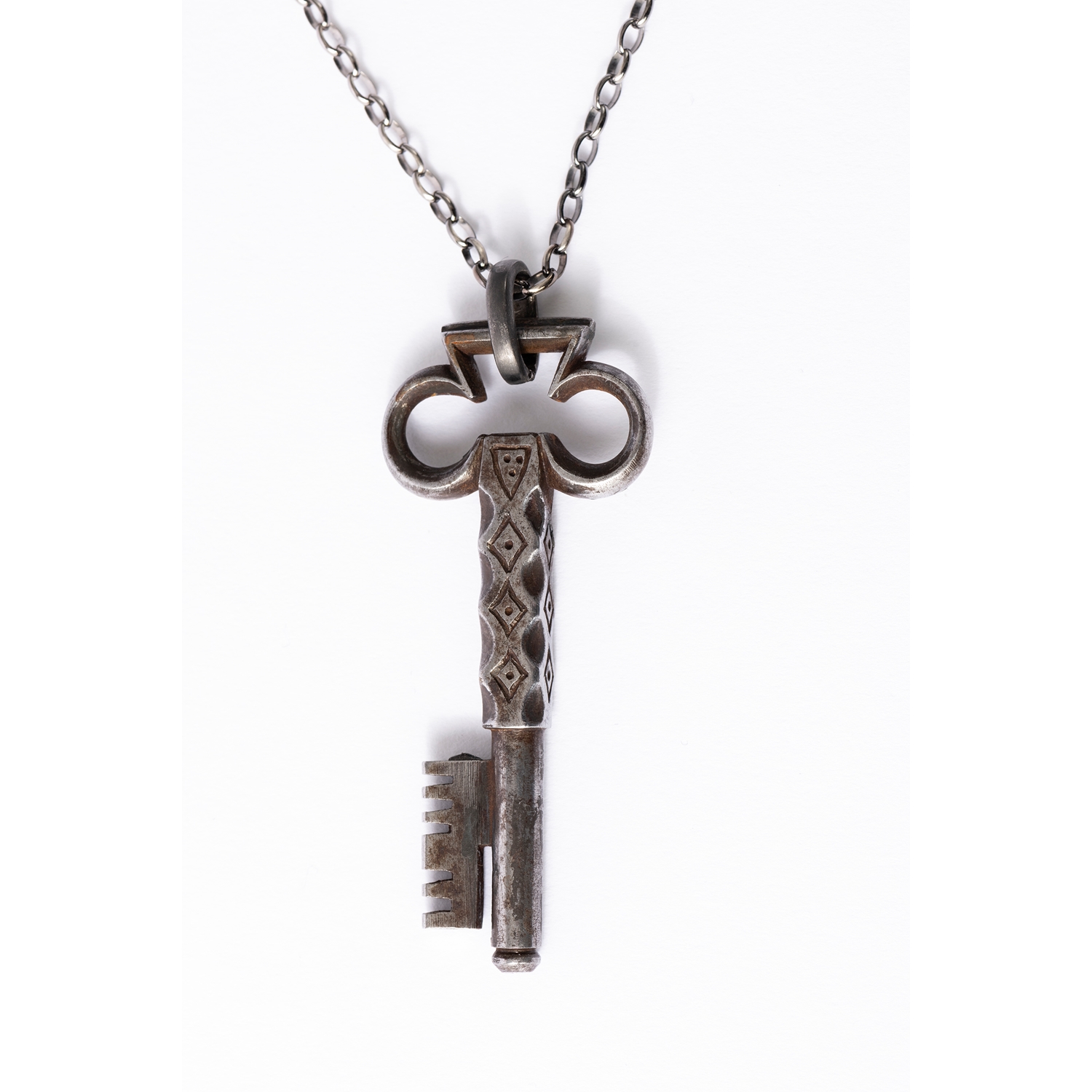 UNIQUE PENDANT WITH A VERY RARE FRENCH MEDIEVAL KEY FROM THE FORMER BRICARD MUSEUM - SOLD 
